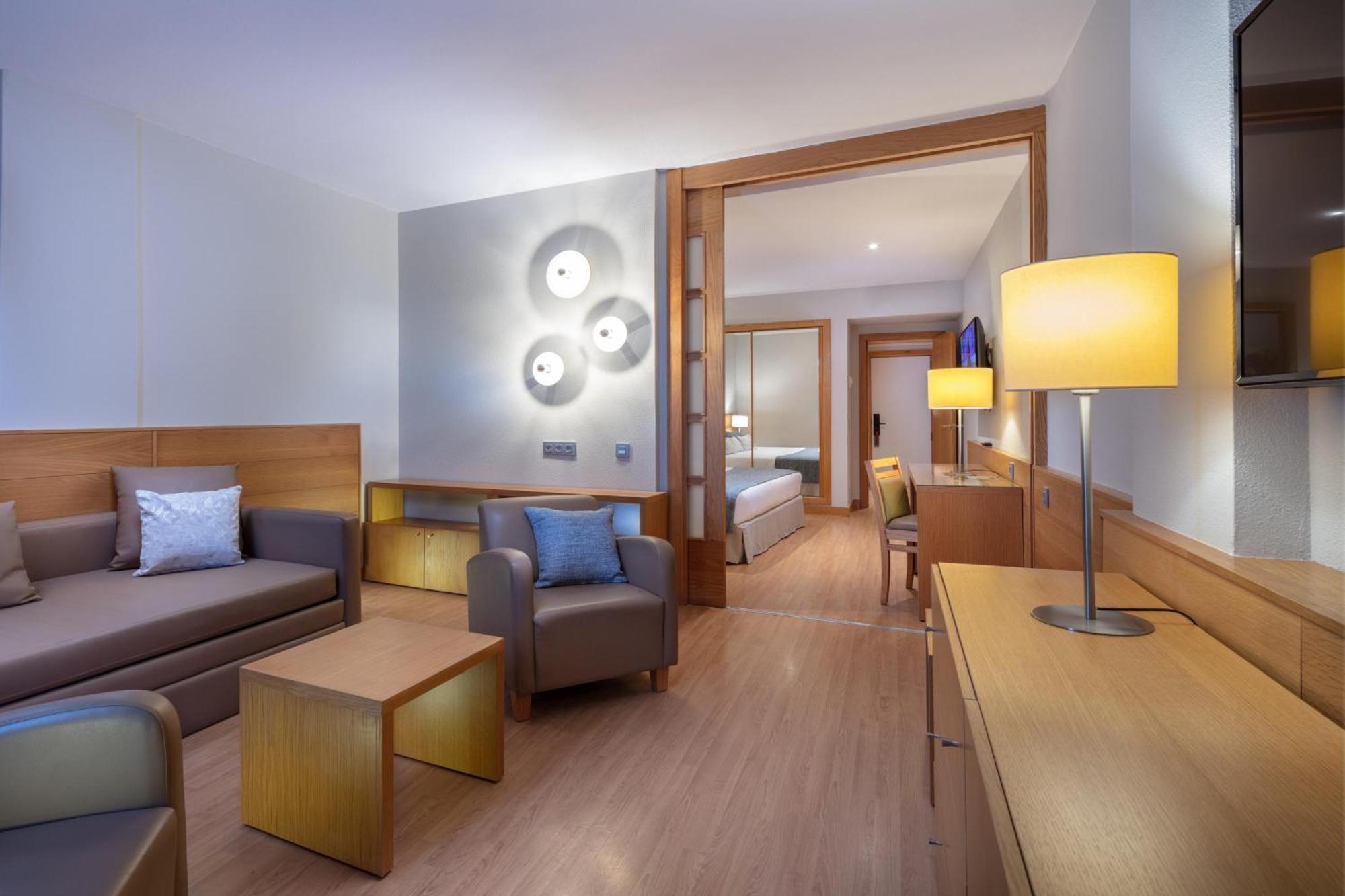 Junior Suite,1583654771:JPEG